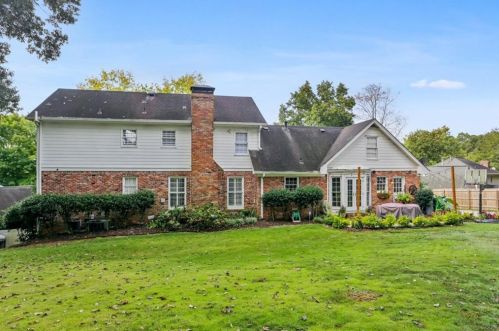 4085 Chestnut Rdg Dr, Atlanta GA 30338-4678 exterior