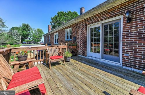 1000 Littlestown Rd, Littlestown PA 17340-9442 exterior