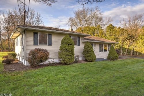 5 Water St, Hackettstown, NJ 07840-4928