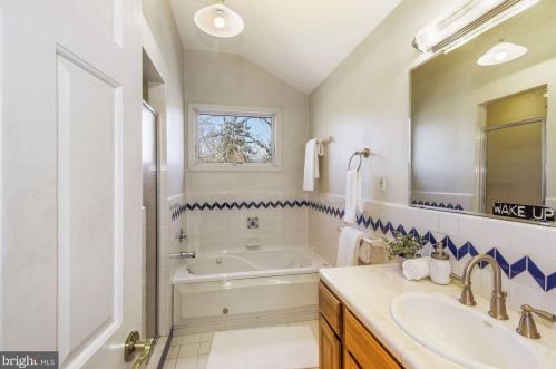 7318 Baltimore Ave, Silver Spring MD 20912-4101 exterior