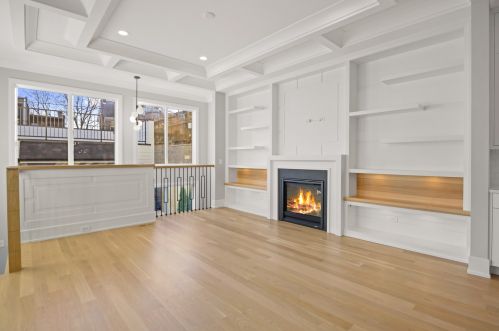 1323 Nelson St, Chicago IL 60657-3103 exterior