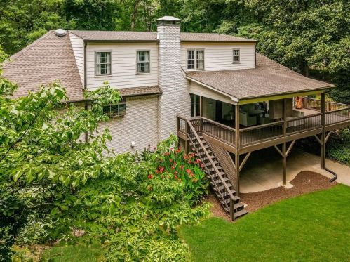 7105 Brandon Mill Rd, Atlanta GA  30328-1922 exterior