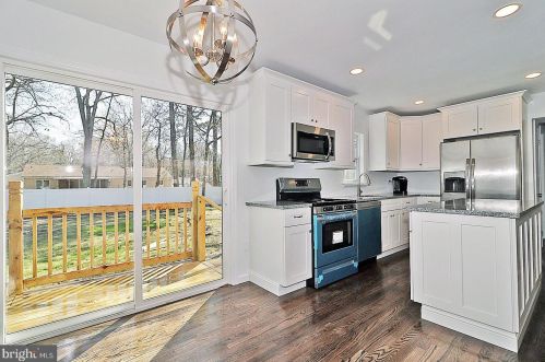 405 Conifer Dr, Lacey NJ  08731-1925 exterior