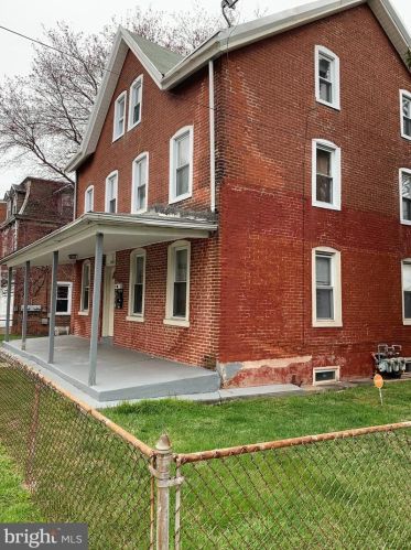 101 6 St, Darby PA 19023-2305 exterior