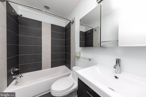 1191 21 St, Philadelphia PA 19146-4510 exterior