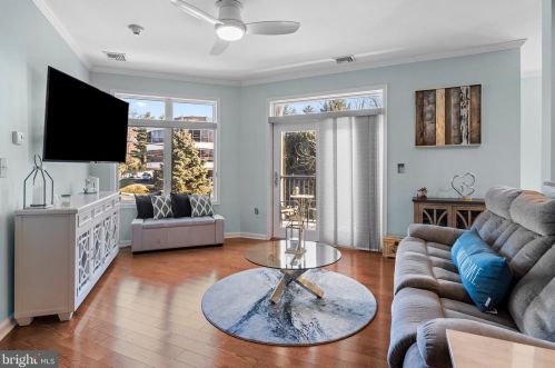 208 Carson Ter, Huntingdon Valley PA  19006-4718 exterior