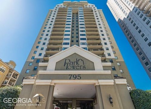 795 Hammond Dr, Atlanta GA 30328-5517 exterior