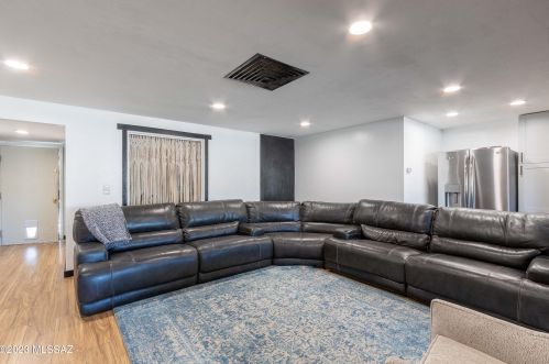 4602 Seneca St, Tucson AZ  85712-3272 exterior