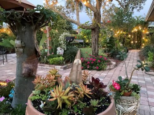 4584 Chippendale Dr, Naples FL 34112-5259 exterior