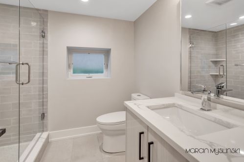 7870 Oakleaf Ave, Chicago IL  60707-1351 exterior