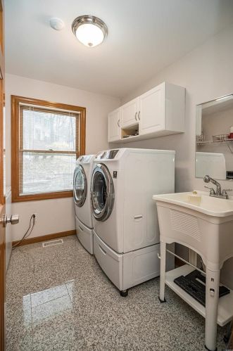 11070 Rambling Oaks Dr, Saint Louis MO 63128-2036 exterior