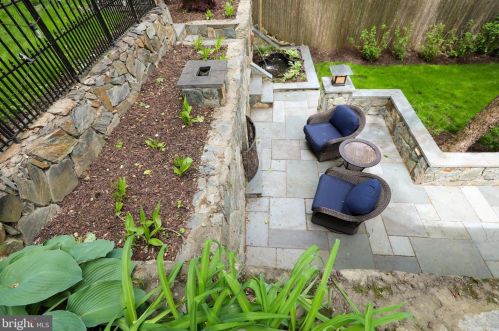 7426 Piney Branch Rd, Silver Spring MD 20901-4352 exterior