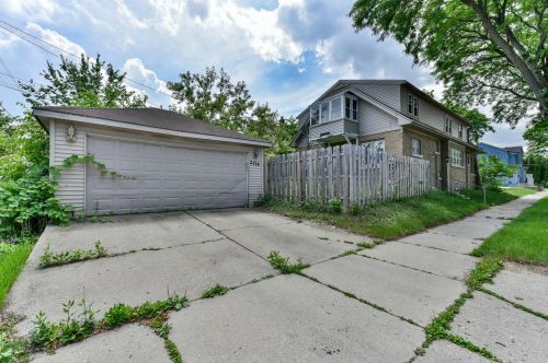 2776 55th St, Milwaukee WI  53210-1557 exterior