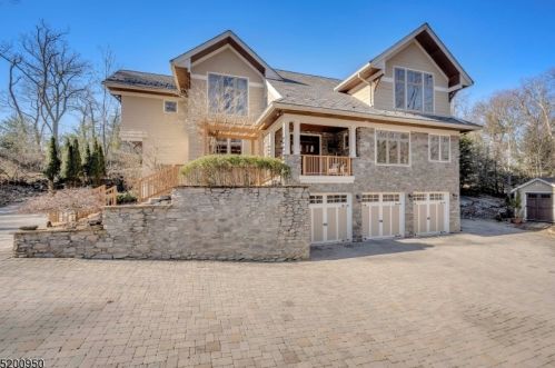 3 Cub Lake Rd, Andover, NJ 07821-4050