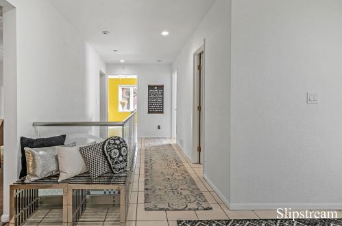 3130 Gatehouse Dr, Grand Rapids, MI 49546-7010