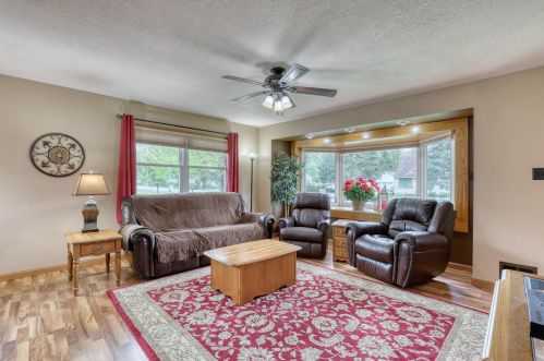 7934 Lolita Ave, Milwaukee, WI 53223-3929