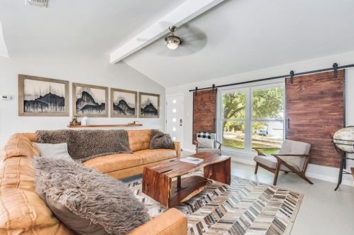 2209 Bahama Rd, Austin TX  78733-1202 exterior