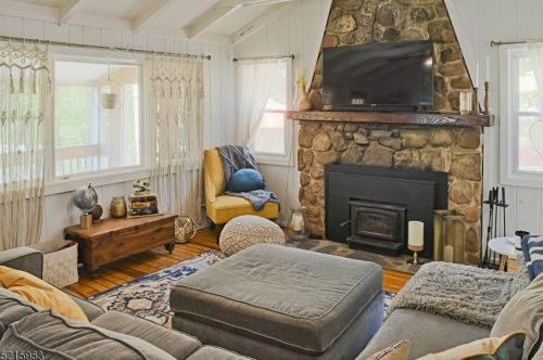 391 Shr Trl, Sparta NJ 07871-1403 exterior