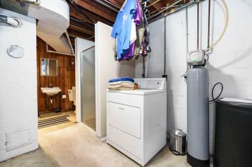 2019 Bloomfield Ave, Kalamazoo MI 49001-5212 exterior