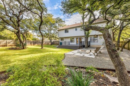 11612 Buttonwood Dr, Austin TX  78759-3856 exterior