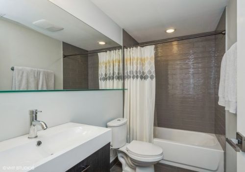 1906 Springfield Ave, Chicago IL 60647-2463 exterior