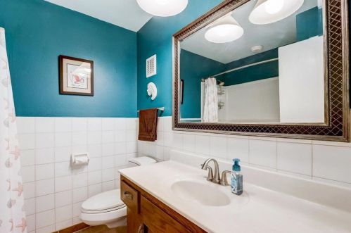 6621 Wisconsin Ave, Milwaukee WI 53213-3914 exterior