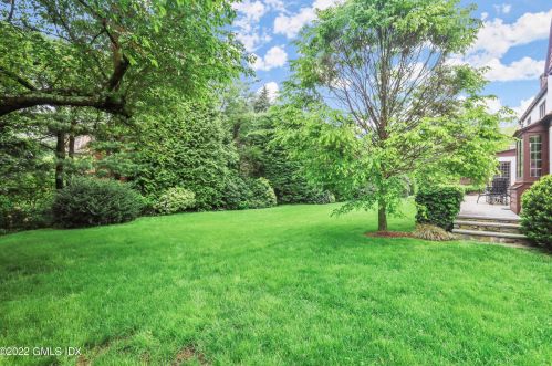 528 Field Point Rd, Greenwich CT 06830-6446 exterior