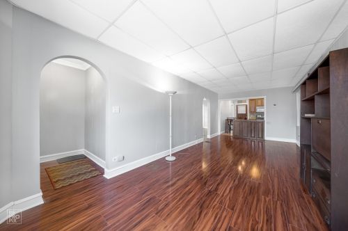 9153 Blackstone Ave, Chicago, IL 60619-7911