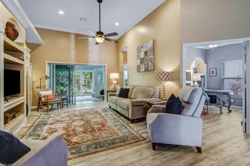 267 Glen Eagle Cir, Naples FL 34104-5715 exterior