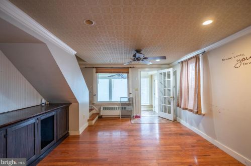 388 Hanover St, Pottstown PA 19464-5327 exterior