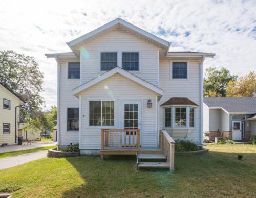 4029 Howard Ave, Milwaukee, WI 53221-1044