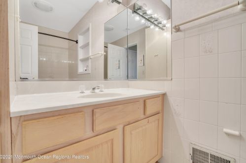 907 Ellison Ave, Point Pleasant Beach NJ 08742-2934 exterior