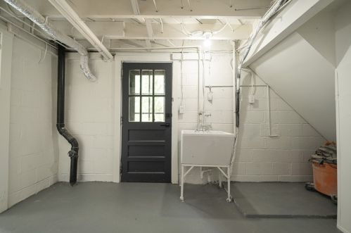 110 Briarwood Dr, Pittsburgh PA  15235-4301 exterior