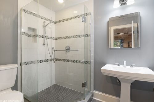 6852 Tonty Ave, Chicago IL 60646-1338 exterior