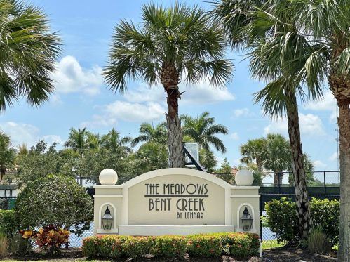 926 Bent Creek Dr, Fort Pierce FL  34947-1330 exterior