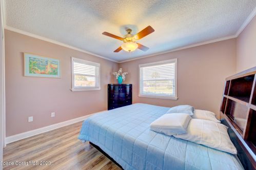 2390 Sykes Crk Dr, Merritt Island FL 32953-2954 exterior