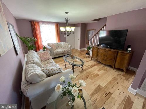 6308 Glenloch St, Philadelphia PA 19135-3613 exterior