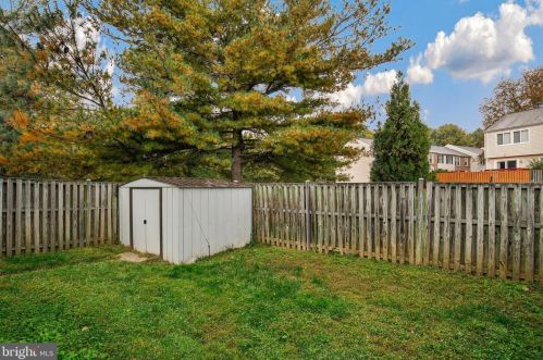 7813 Havenside Ter, Rockville MD 20855-2261 exterior