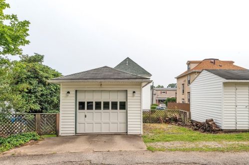 205 Littlewood St, Pittsburgh PA 15223-1131 exterior