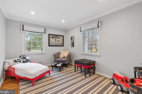 32 Evergreen Cir, Princeton NJ 08540-4028 exterior