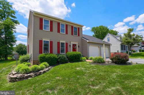 184 Hostetter Ln, Lancaster, PA 17602-4110