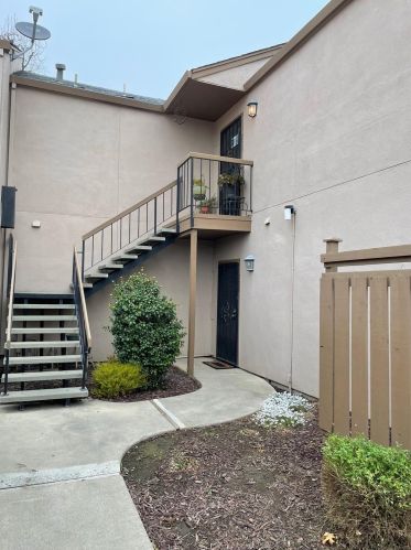 2900 Andre Ln, Turlock, CA 95382-1053