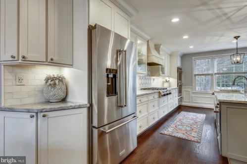 6316 Barrister Pl, Alexandria VA 22307-1214 exterior