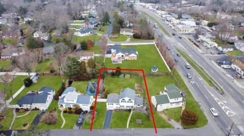 3 Lyons St, Huntington Station NY 11747-1000 exterior