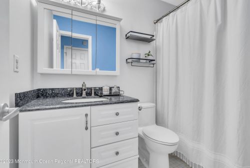 80 Poplar Pl, East Freehold NJ 07728-4173 exterior