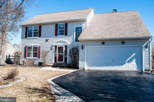 1402 Mayflower Dr, Quakertown, PA 18951-2690