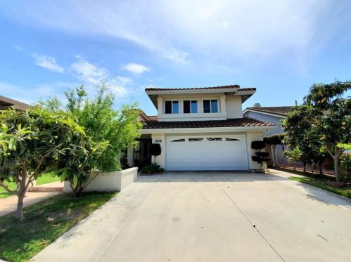 1824 Chantilly Ln, Fullerton, CA 92833-1290