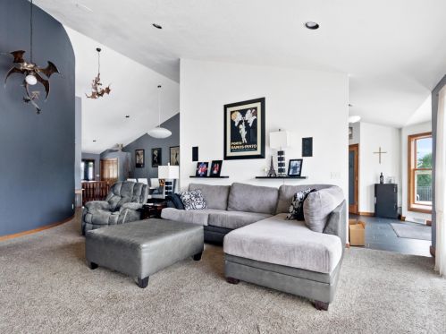 4709 Veranda Ct, Manitowoc WI 54220-8358 exterior