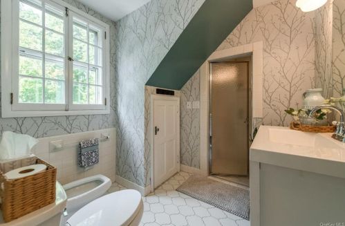 97-105 Kingwood Park, Poughkeepsie NY  12601-5448 exterior