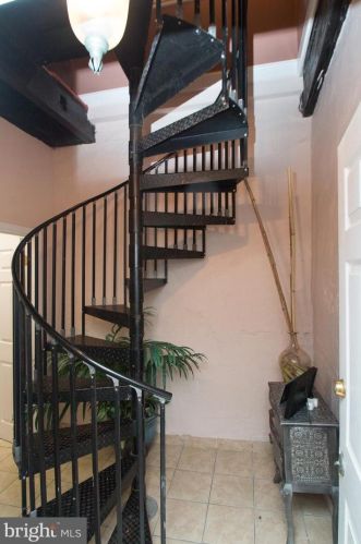 1302 Alder St, Philadelphia PA 19148-4908 exterior